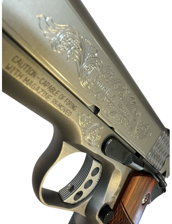 Pistolet semi Automatique SMITH & WESSON Mod. 1911 Engraved (gravé) Cal 45 ACP OCCASION
